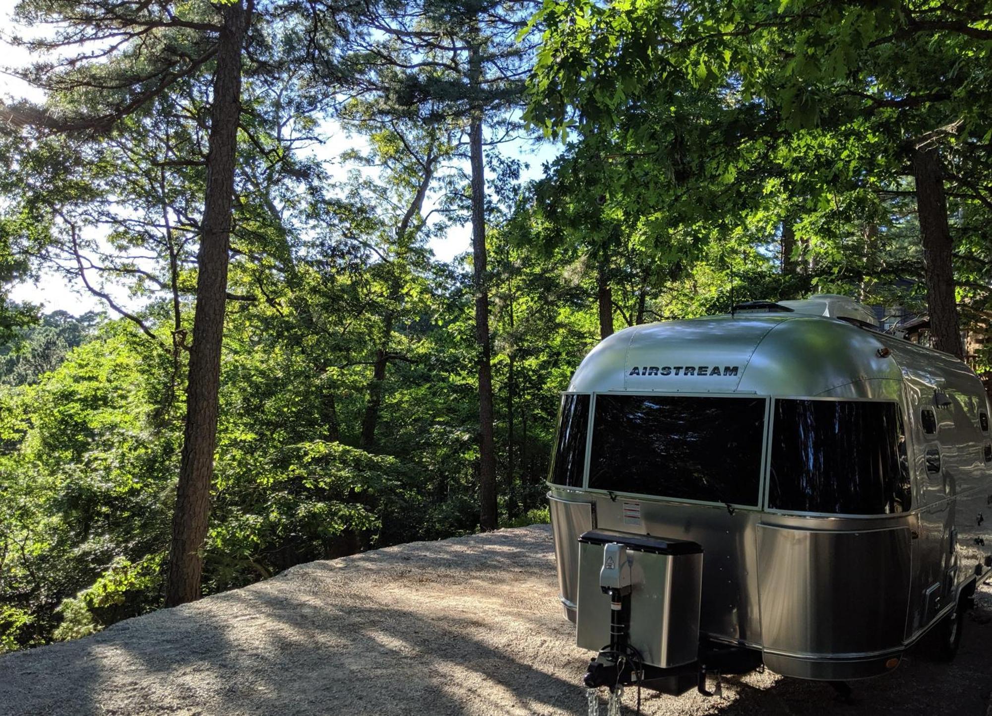 Hotel Airstream Caravel 2020 Loblolly Pines Adventure Camp Eureka Springs Esterno foto